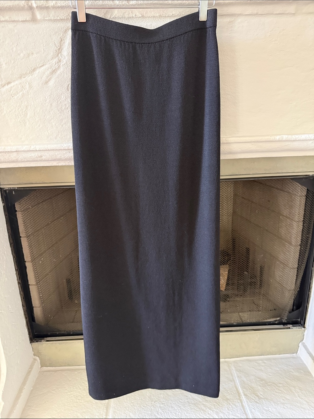 St. John Classic Black Maxi Skirt - Sleek Straight Silhouette